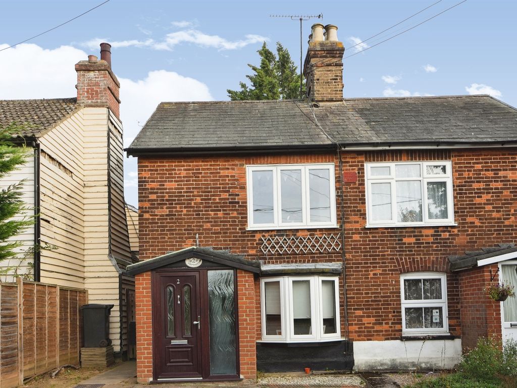 2 bed cottage for sale in Coggeshall Road, Feering, Colchester CO5, £