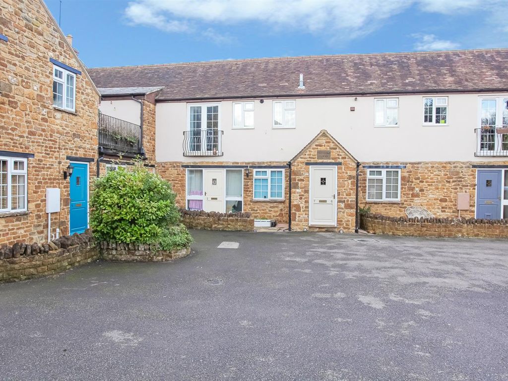 2 bed flat for sale in Partridge Court, Round Close Road Adderbury