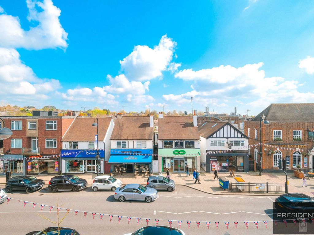 3 bed flat to rent in High Road, Loughton IG10 Zoopla