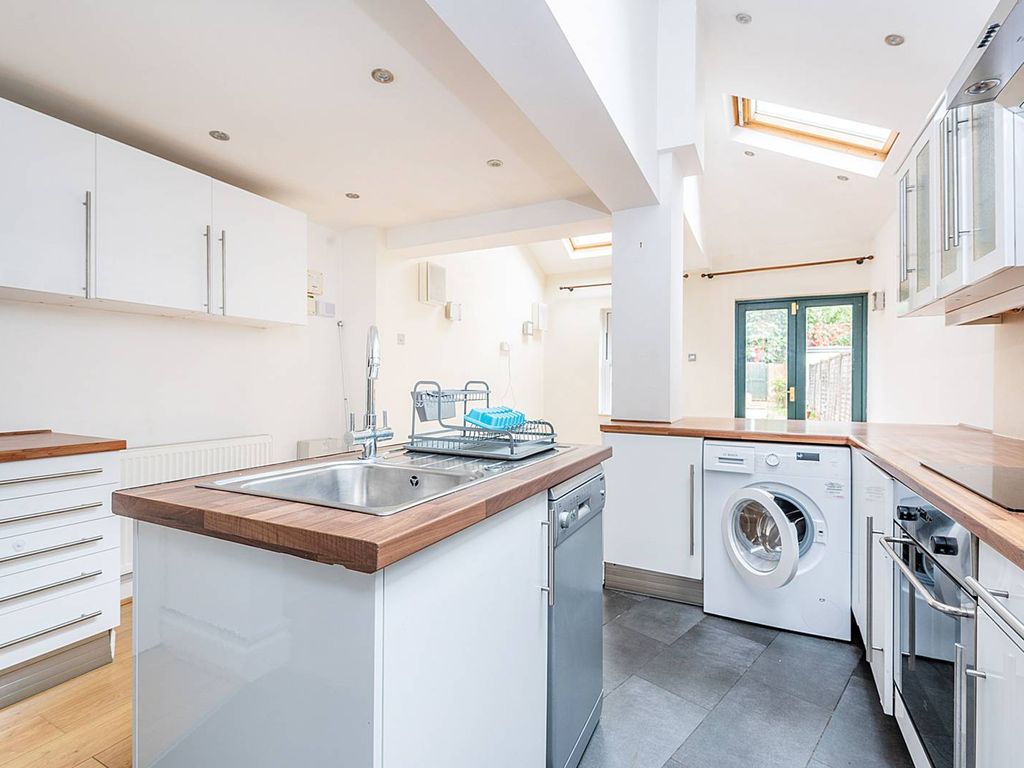 3 bed terraced house for sale in Orchard Road, Brentford TW8 Zoopla