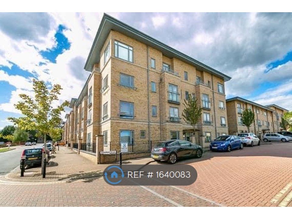 2 bed flat to rent in Fitzwilliam Street, Bletchley, Milton Keynes MK3