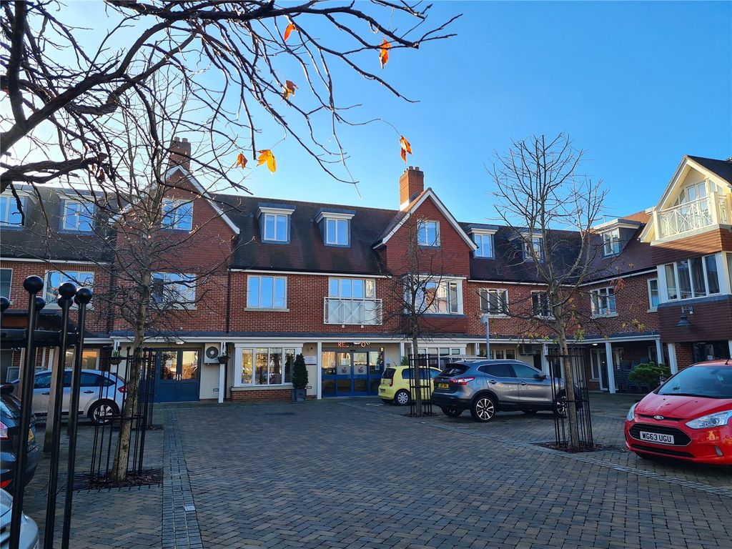1 bed flat for sale in Hammond Way, Yateley GU46 Zoopla
