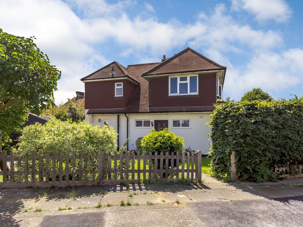 3 bed linkdetached house to rent in Knightwood Crescent, New Malden