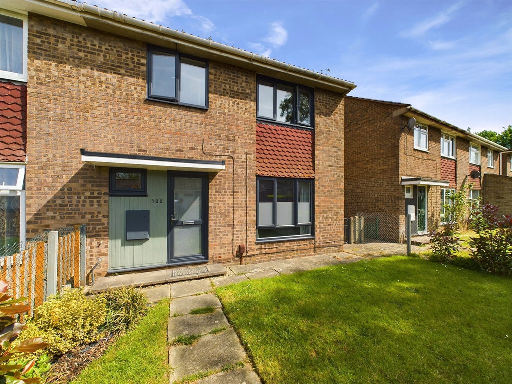 3 bed semidetached house for sale in Carter Road, Cheltenham