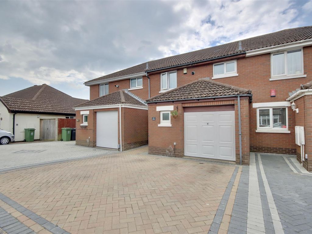 3 bed terraced house for sale in Adams Terrace, Karen Avenue, Drayton, Portsmouth PO6, £350,000