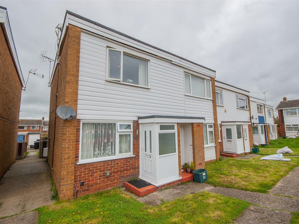 2 bed property for sale in Tamar Rise, Springfield, Chelmsford CM1 Zoopla