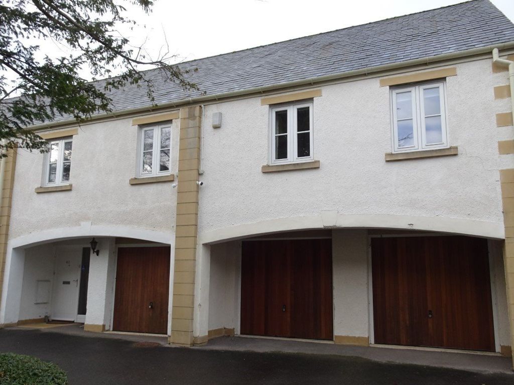 2 bed flat for sale in Chesterton Lane, Cirencester, Gloucestershire