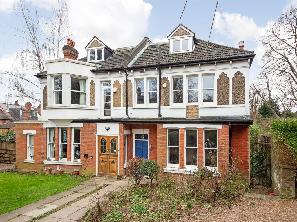 4 bed semidetached house to rent in Fox Hill Gardens, Crystal Palace