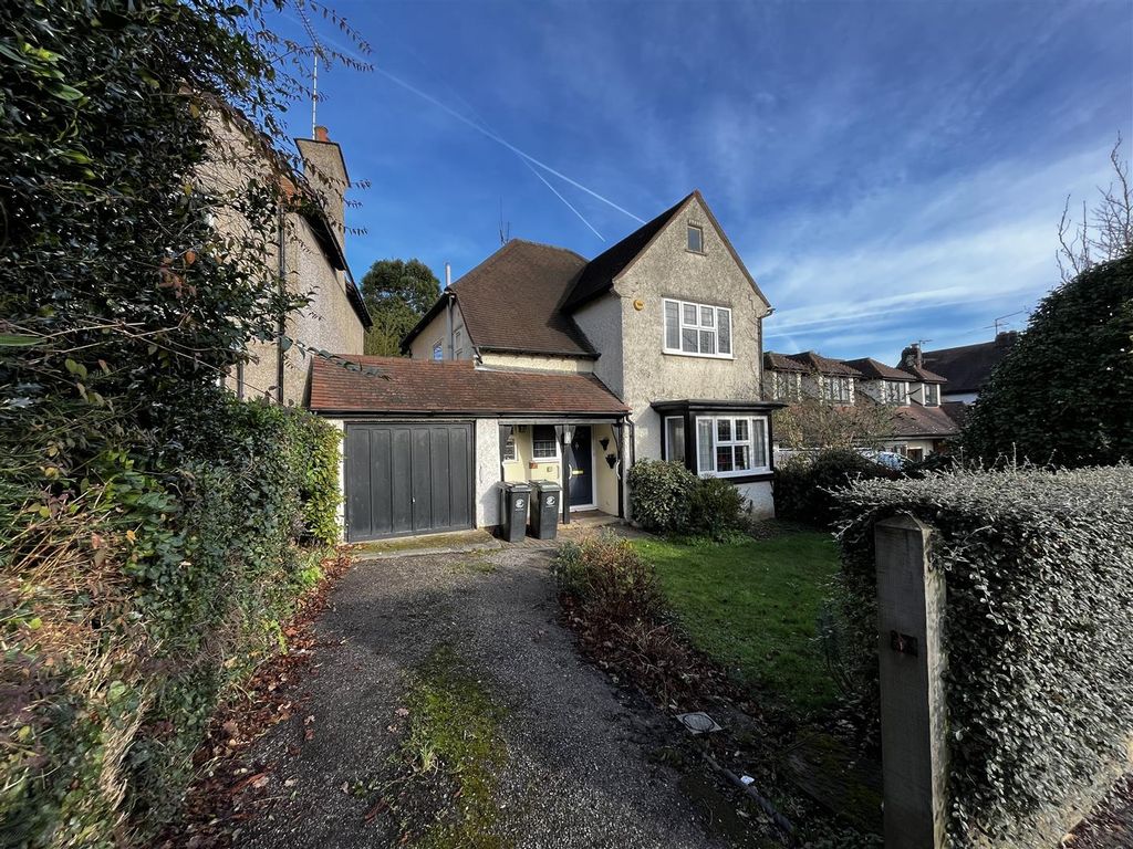 3 bed detached house for sale in Russell Road, Buckhurst Hill IG9 Zoopla