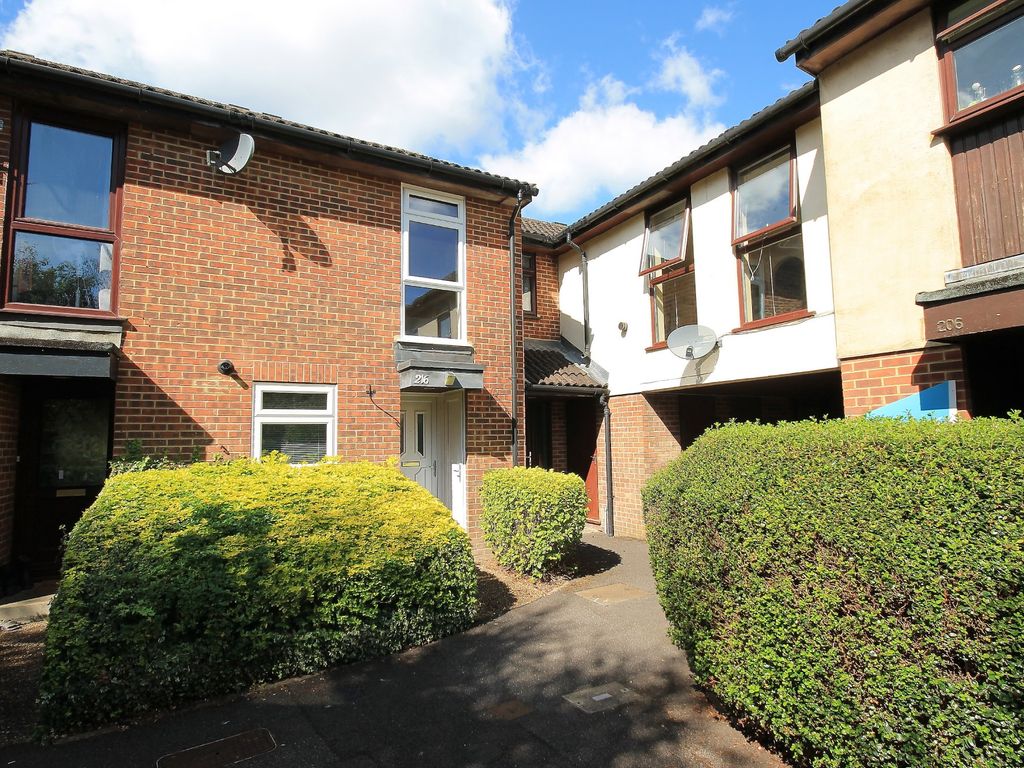 2 bed terraced house to rent in Avondale, Ash Vale, Aldershot GU12, £