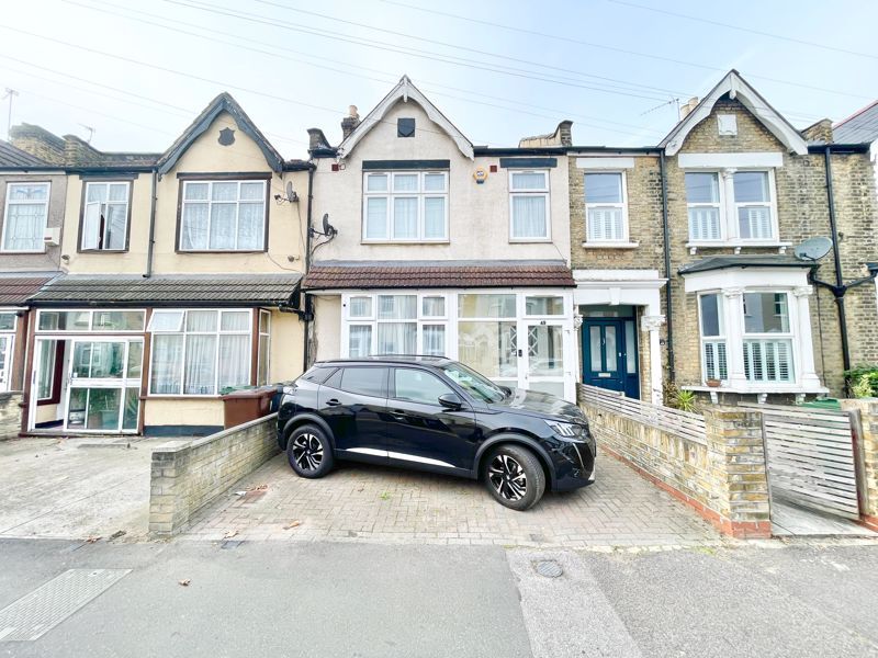 6 bed terraced house for sale in For Sale, Six Bedroom Victorian House