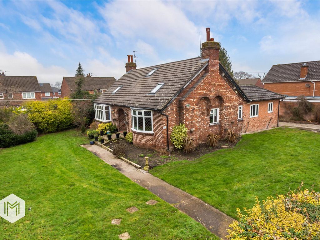 5 bed bungalow for sale in Wilton Avenue, Heald Green, Cheadle, Greater