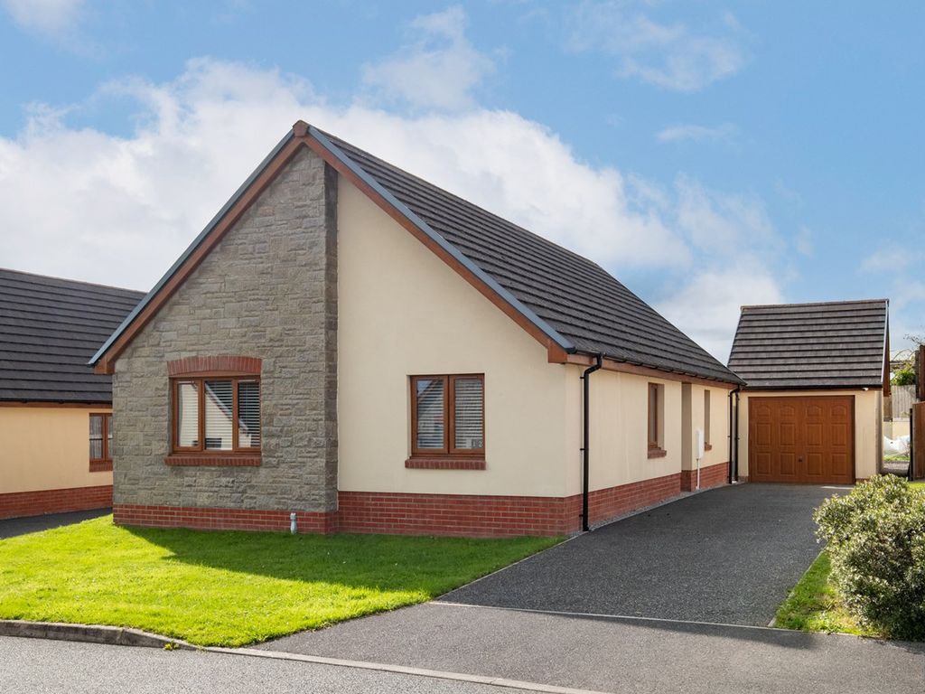 3 bed detached bungalow for sale in Maes Yr Ysgol, Templeton, Narberth SA67, £355,000 Zoopla