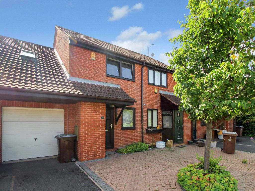 3 bed town house for sale in Claytons Drive, Nottingham NG7 Zoopla
