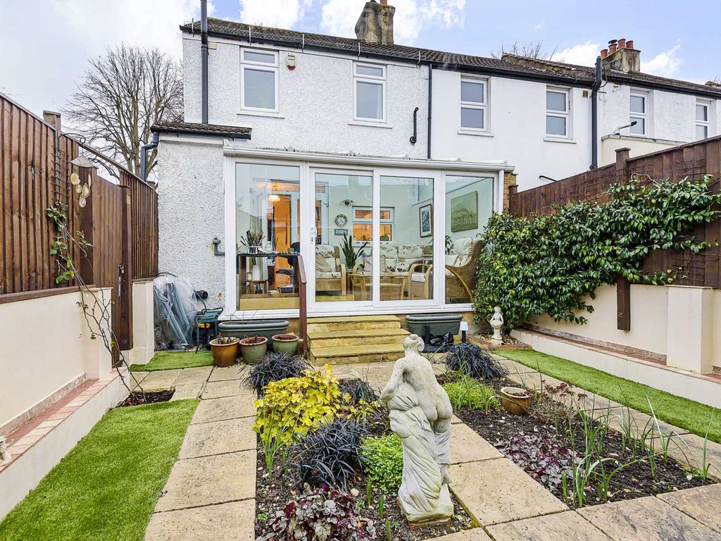 2 bed end terrace house for sale in North Avenue, Carshalton SM5 Zoopla