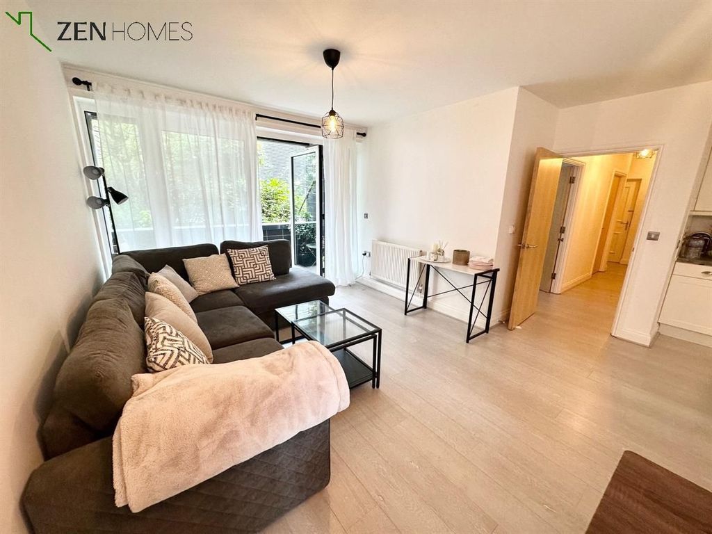 2 bed flat to rent in Shaw House, Queen Street, London N17, £1,750 pcm