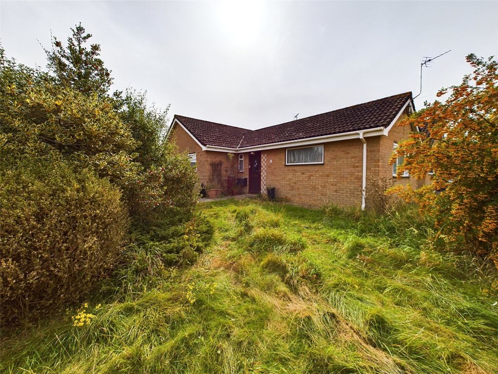 3 bed bungalow for sale in Laburnum Gardens, Quedgeley, Gloucester