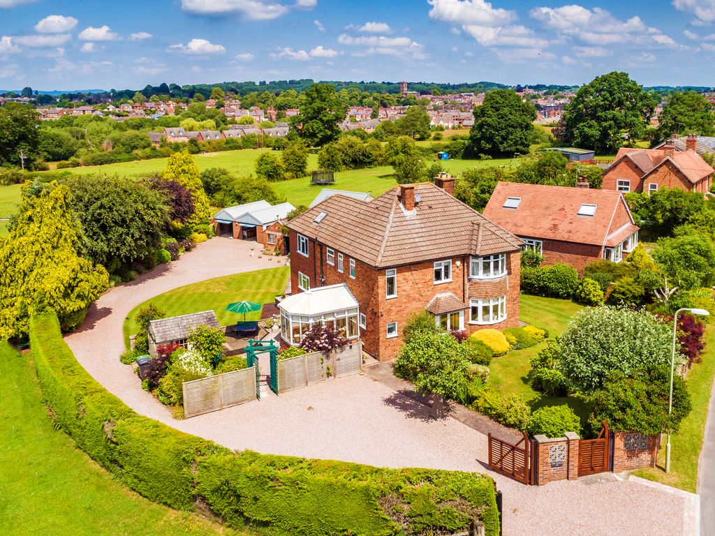 3 bed detached house for sale in Alkington Road, Whitchurch SY13, £