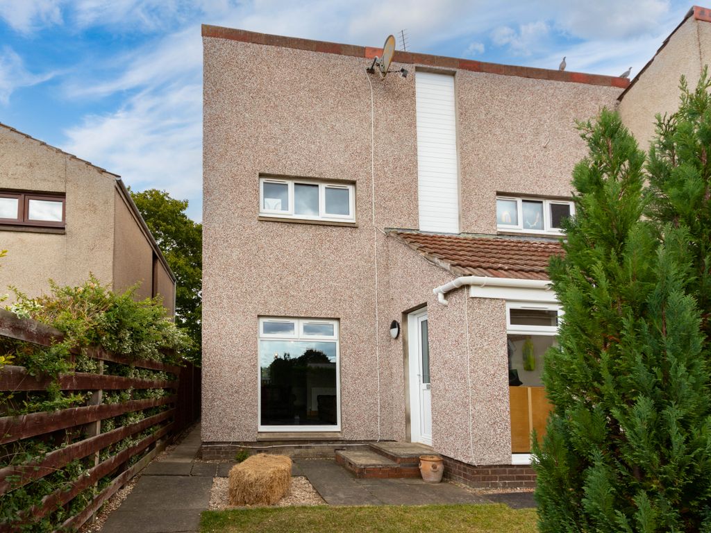3 bed semidetached house for sale in Carlaverock Crescent, Tranent