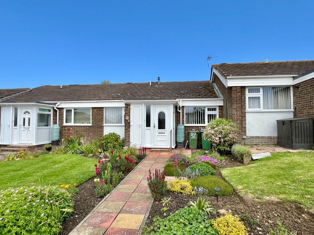 2 bed bungalow for sale in Lynwood, Folkestone CT19, £289,995 Zoopla