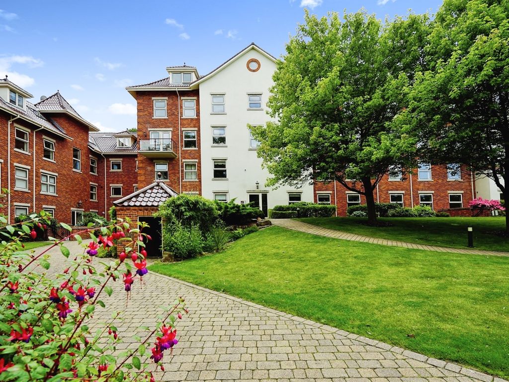 3 bed flat for sale in Cremers Drift, Sheringham NR26, £475,000 Zoopla