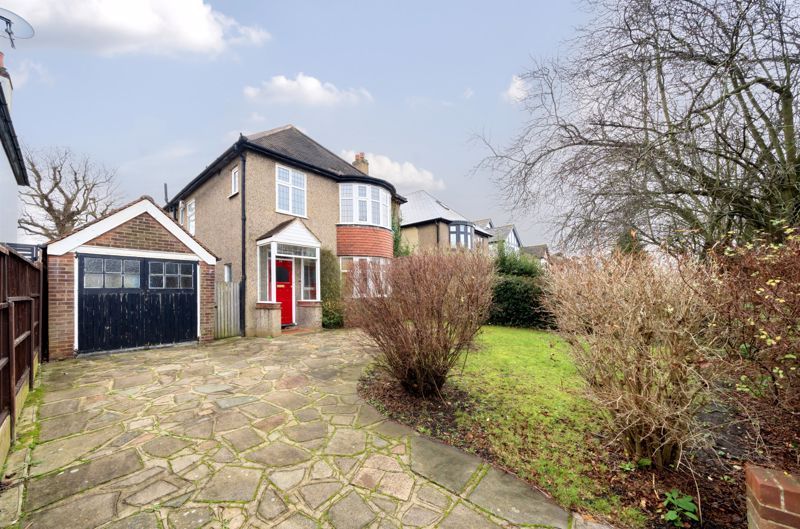 3 bed detached house for sale in Grove Park Road, London SE9, £750,000