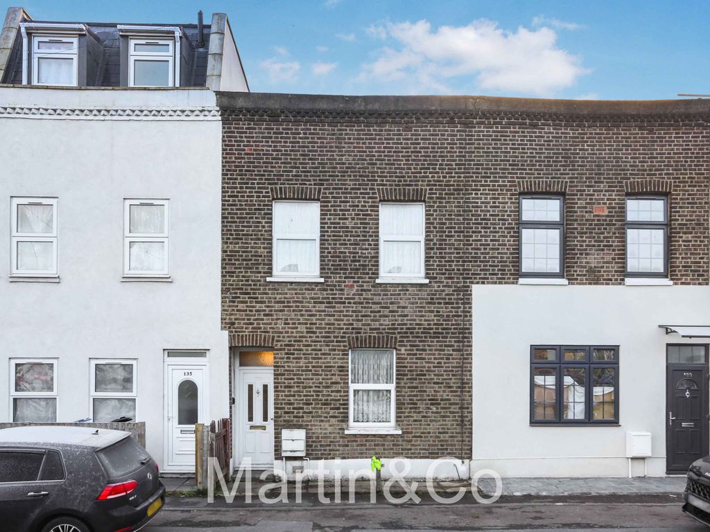 2 bed terraced house for sale in Cannon Hill Lane, Raynes Park SW20, £