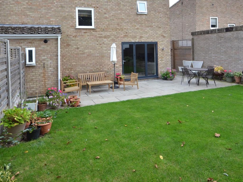 3 bed property for sale in Porters Close, Buntingford SG9, £550,000