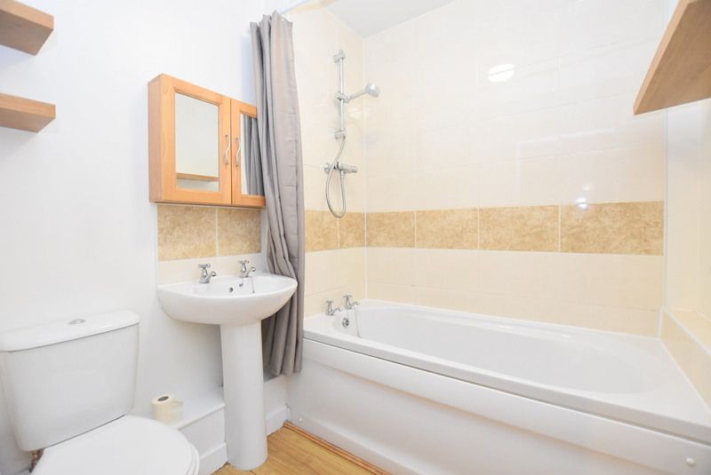 2 bed flat to rent in Rosedawn Close West, Hanley ST1 Zoopla