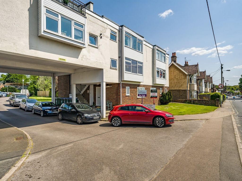 2 bed flat for sale in 1 Saville Court, Station Road, Billingshurst