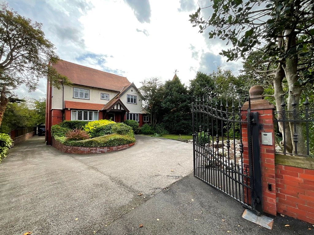 Cambridge Road, Hesketh Park, Southport PR9  