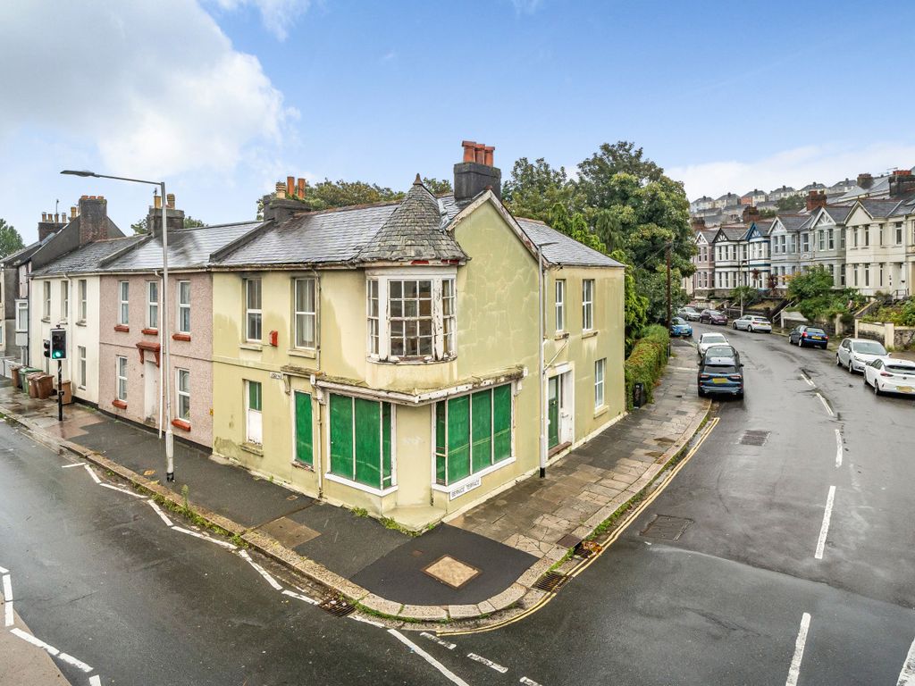6 bed end terrace house for sale in Lipson Vale, Plymouth, Devon PL4, £160,000 Zoopla