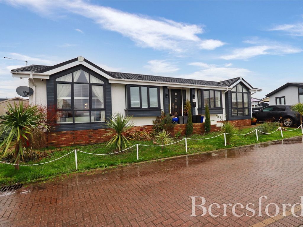 2 bed detached house for sale in Maple Mews, Hayes Country Park SS11