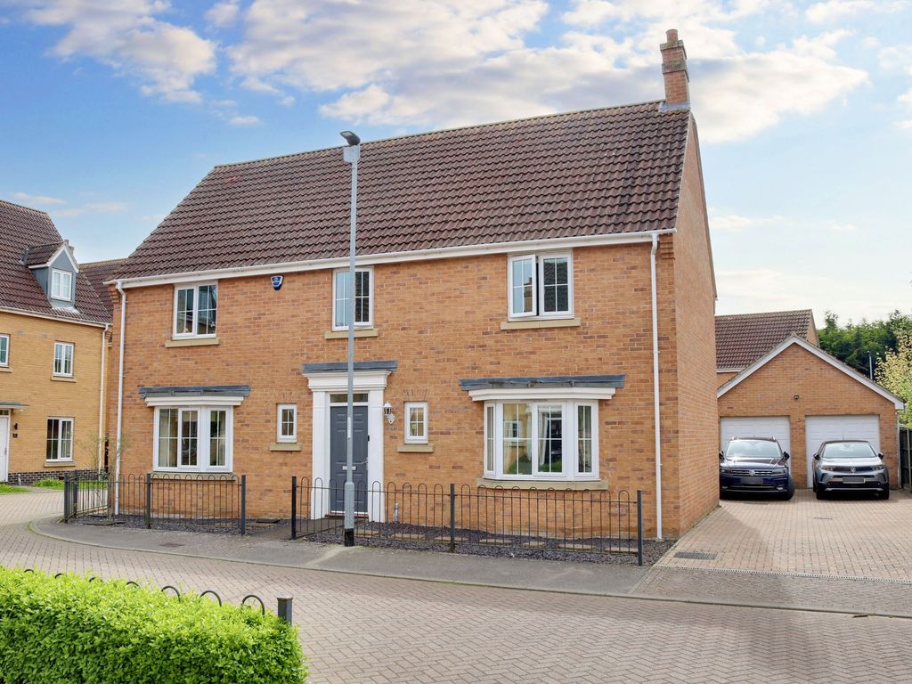 4 bed detached house for sale in Aspen Way, Soham CB7, £550,000 Zoopla