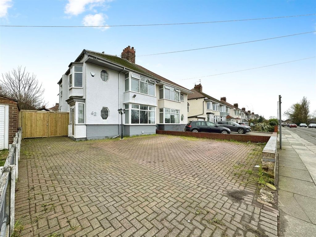 3 bed semidetached house for sale in Moor Lane, Thornton, Liverpool