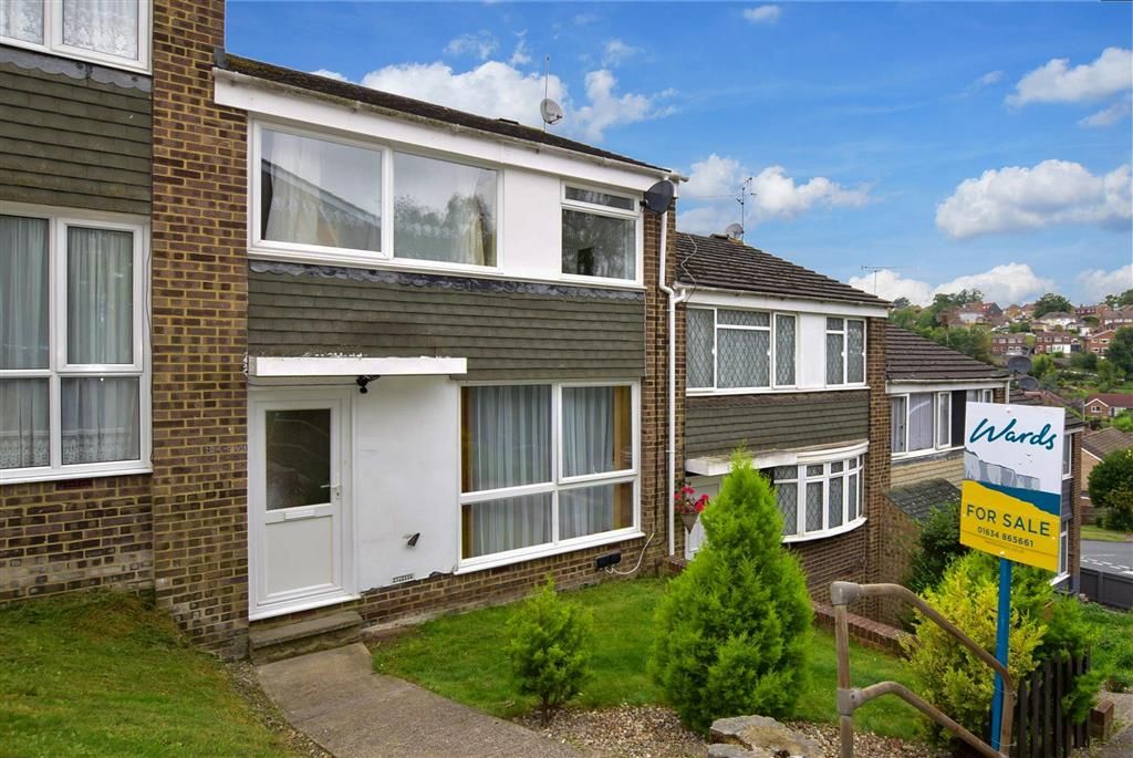 3 bed terraced house for sale in Sundridge Drive, Walderslade, Chatham