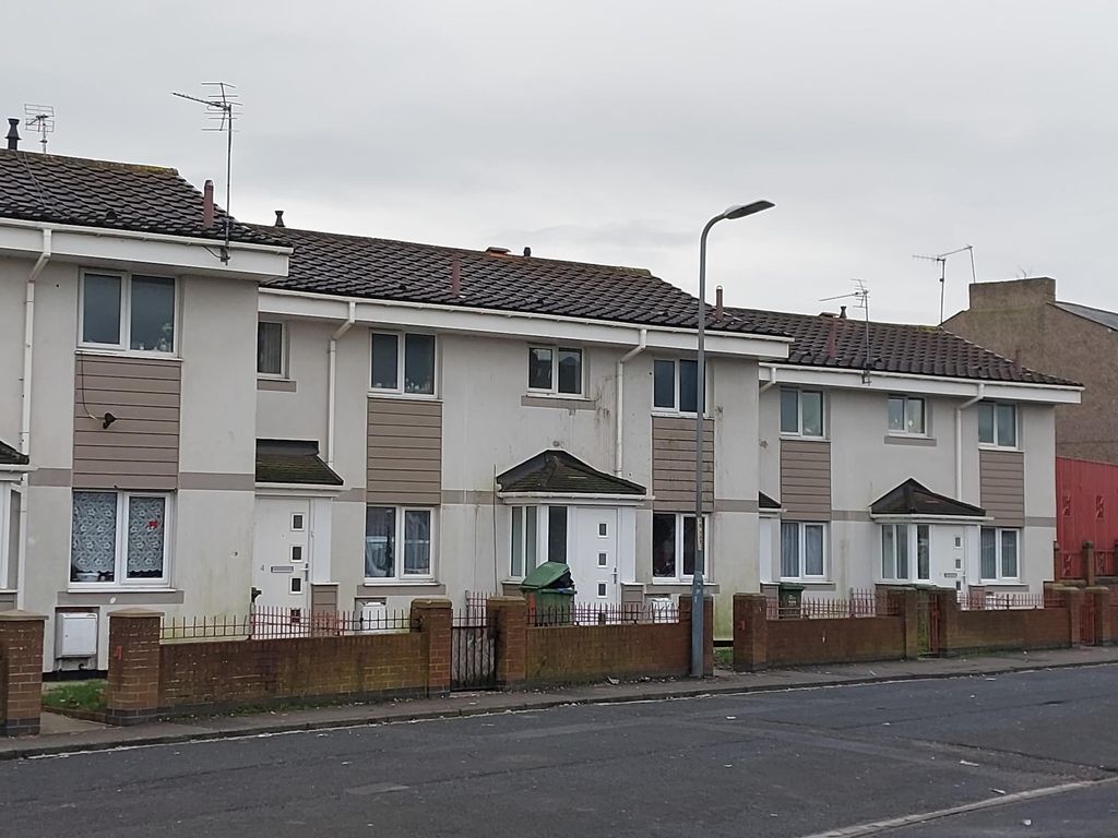 3 bed terraced house to rent in Douglas Walk, Stockton On Tees TS20