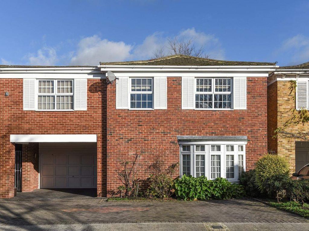 6 bed detached house for sale in Cotswold Close, Kingston Upon Thames