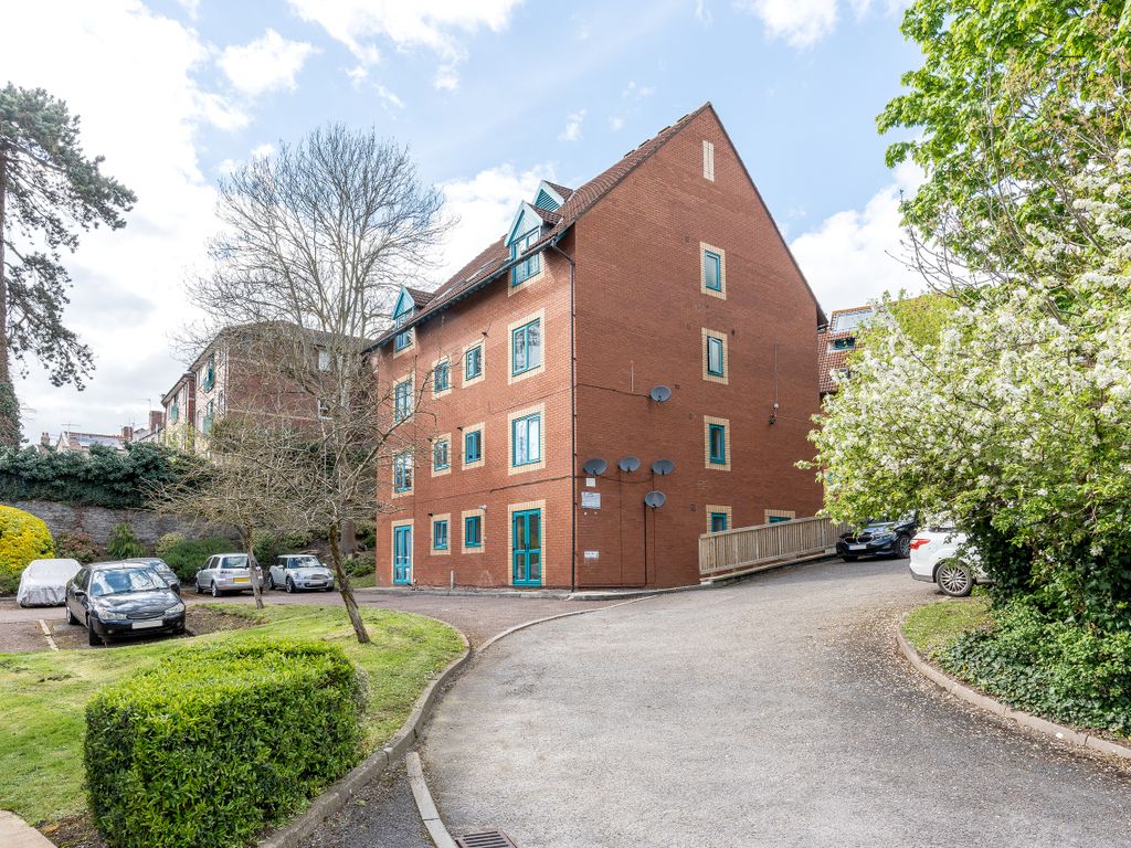 2 bed flat for sale in Badgers Walk, Brislington, Bristol BS4, £199,950