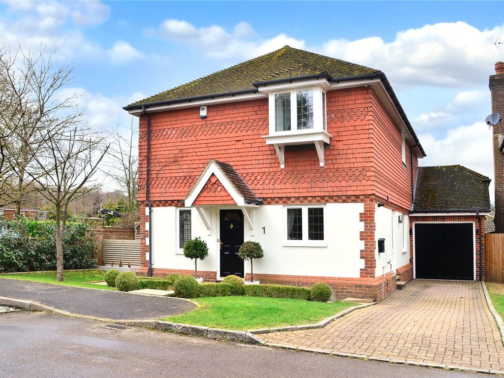 4 bed detached house for sale in Felbridge, East Grinstead, West Sussex