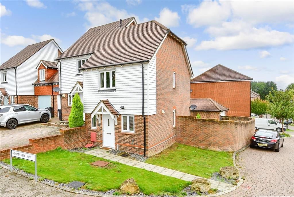 2 bed terraced house for sale in Normandy Way, Ashford, Kent TN23, £
