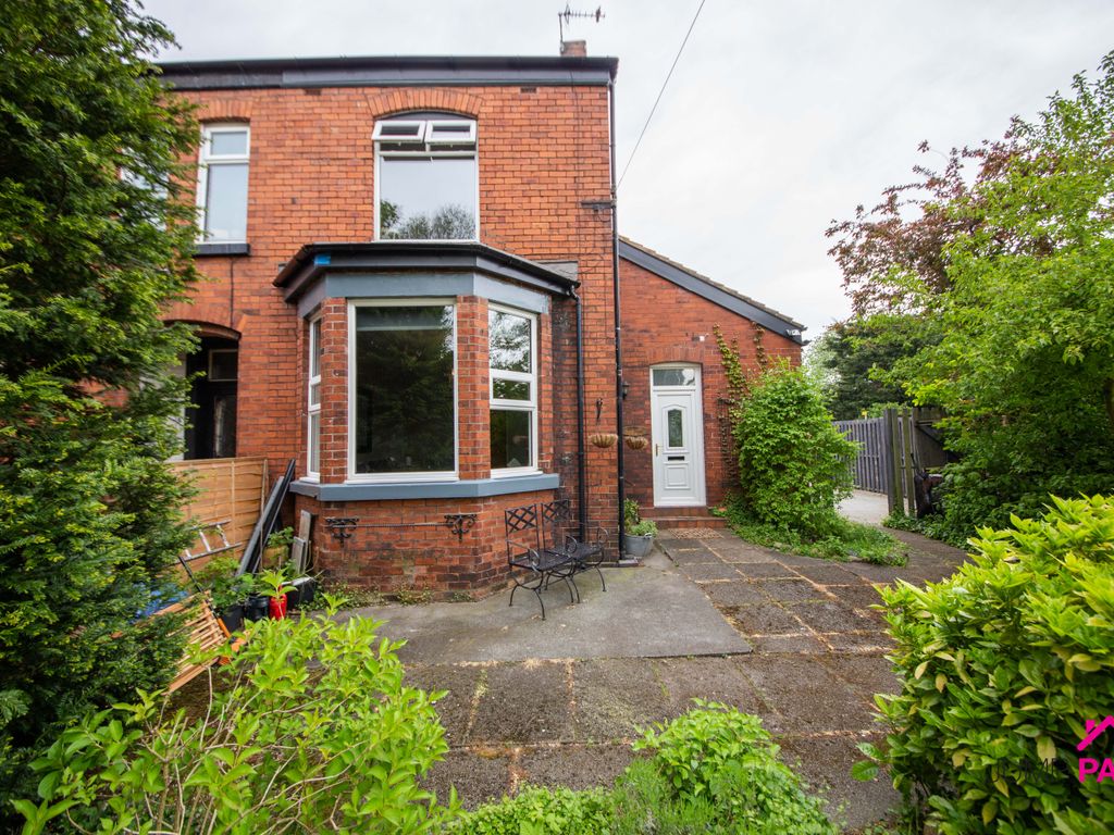 2 bed semidetached house for sale in Old Wargrave Road, NewtonLe