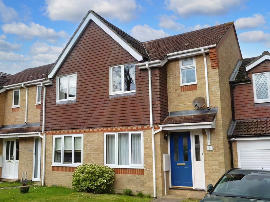 2 bed terraced house for sale in Lyon Close, Crawley RH10, £340,000