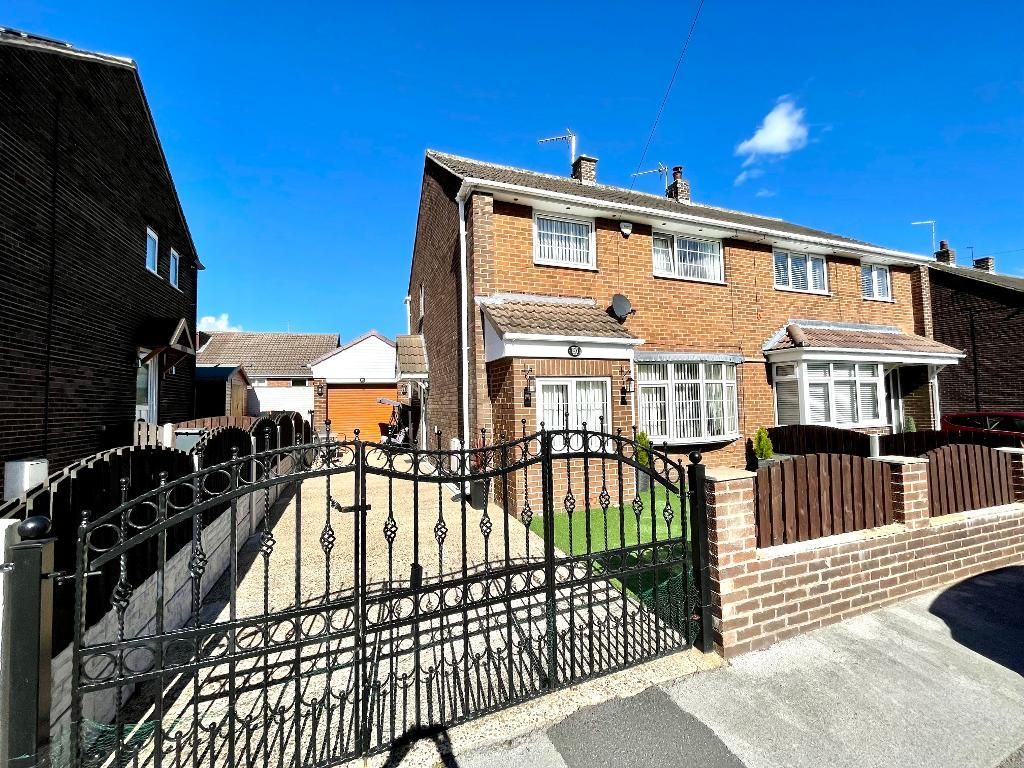 3 bed semidetached house for sale in Bentham Drive, Monk Bretton