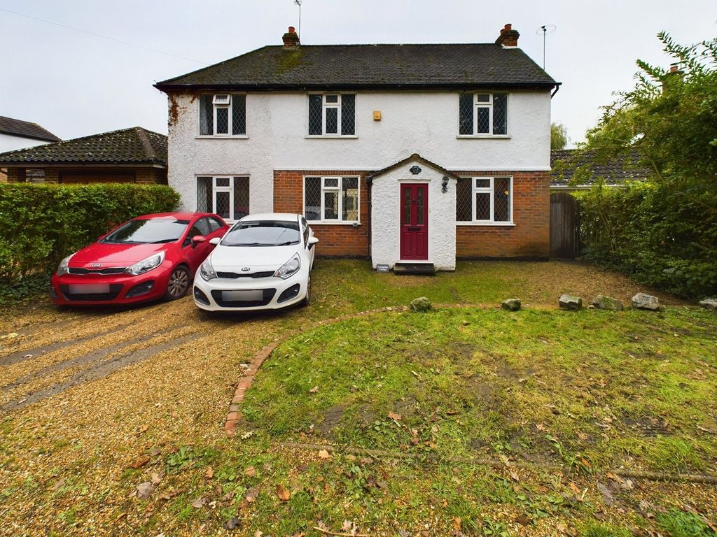 4 bed detached house for sale in Milestone Close, Ripley, Woking GU23