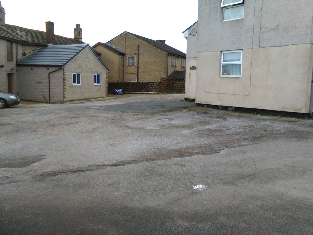 Studio to rent in Bradford Lane, Bradford BD3 Zoopla