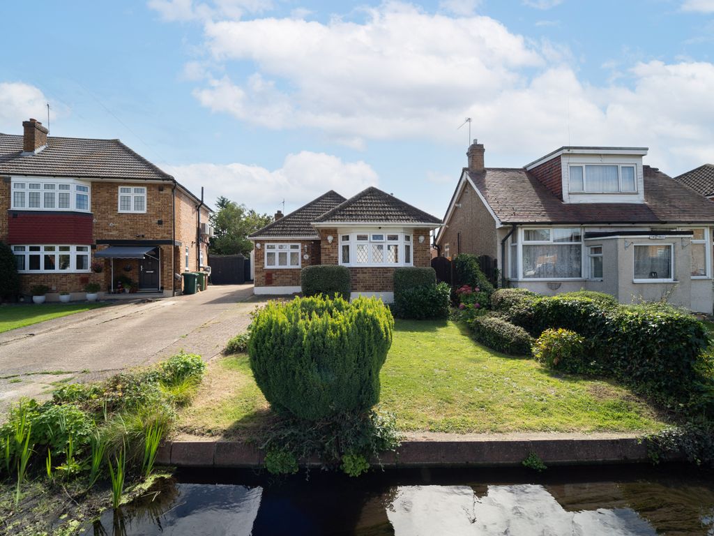 2 bed detached bungalow for sale in Hithermoor Road, StainesUpon