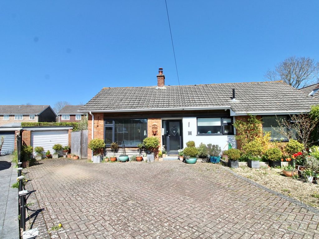 2 bed bungalow for sale in Clausen Way, Pennington, Lymington SO41 Zoopla
