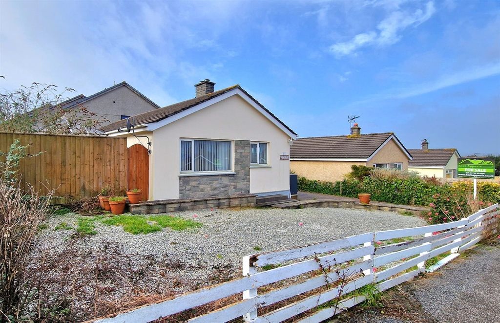 3 bed detached bungalow for sale in Bambry Close, Goldsithney, Penzance