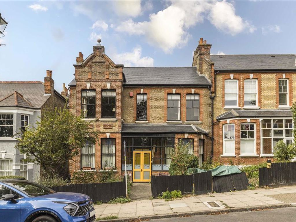 Montague Avenue, London SE4  